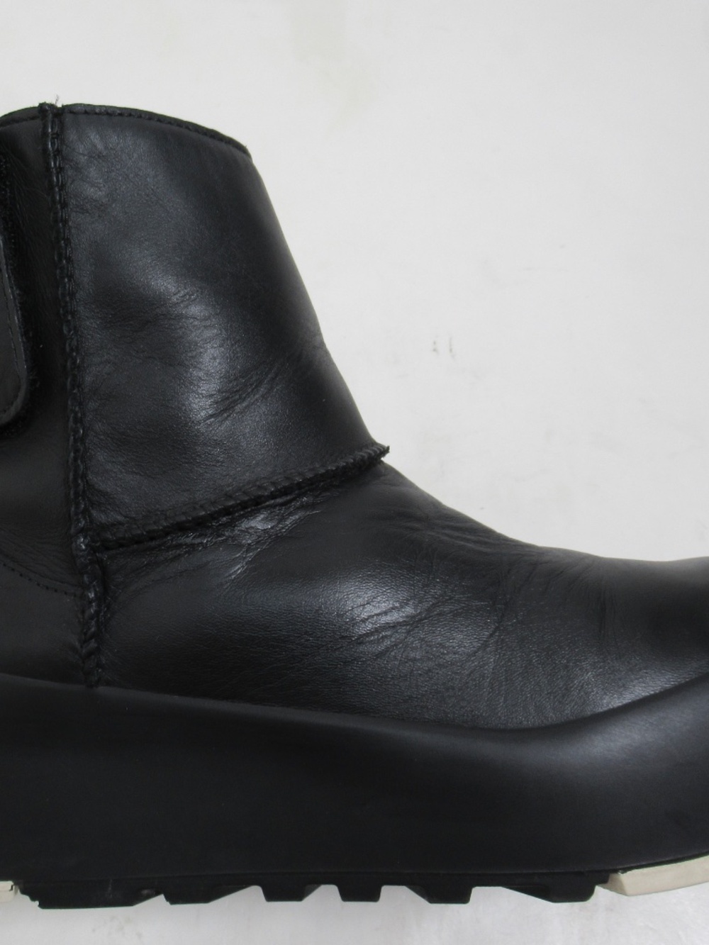 Ugg Women's Classic StreetScape Leather Boots Black Jasmine S/N 1174010 Size 9